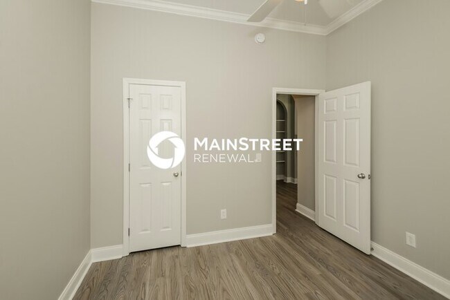 Building Photo - 3 Bedroom Pet-Friendly Home in Birmingham, AL with Main Street Renewal