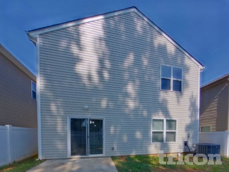Building Photo - 126 Spring Knoll Dr