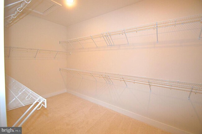 Building Photo - 44840 Tiverton Sq