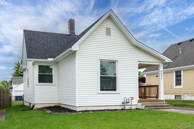 Building Photo - 2634 Wayland Ave