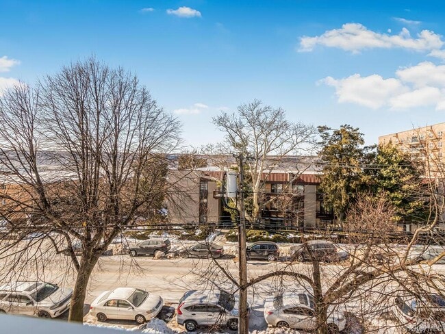 Building Photo - 380 N Broadway