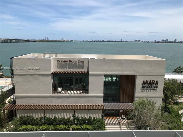 Building Photo - 650 NE 32nd St