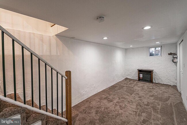 Building Photo - 2238 Oakford St