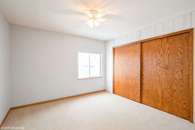 Building Photo - 3740 Kencrest Dr NE