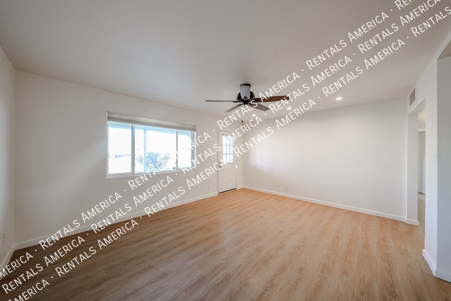 Building Photo - 601 N 73rd Pl