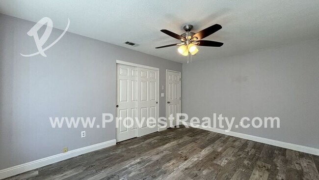 Building Photo - 13930 Hidden Valley Rd