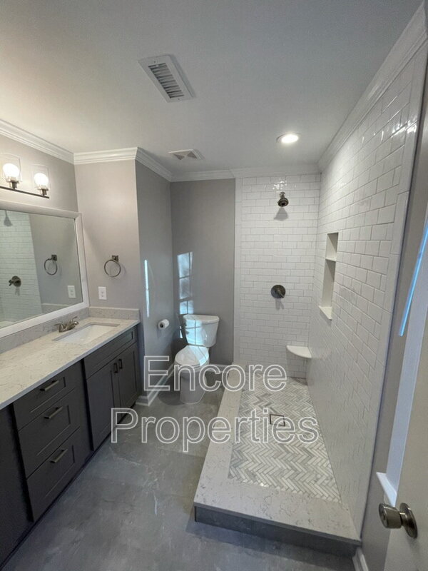 Building Photo - 111 Whispering Pines Ct