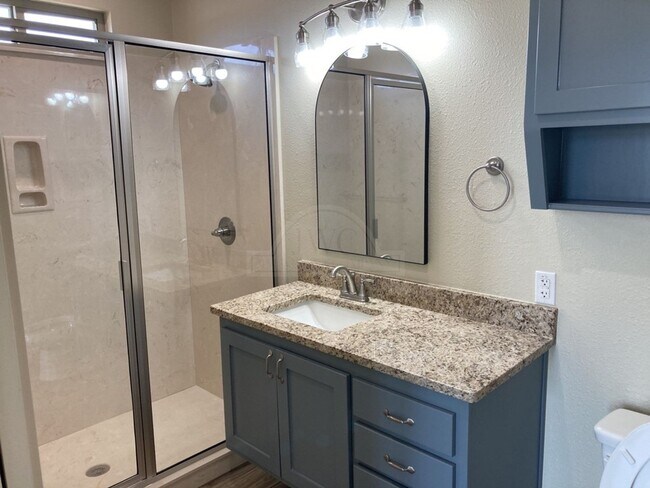 Building Photo - 5007 White Rose Dr