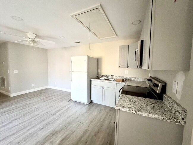 Building Photo - 1 bedroom in Fair Play