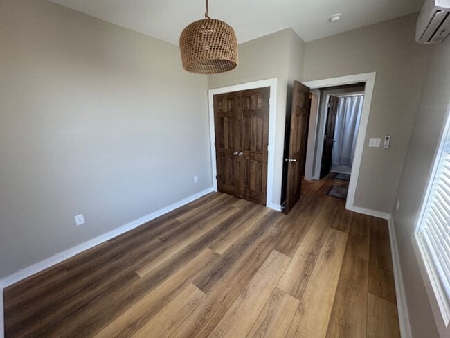 Building Photo - 621 Arthur St