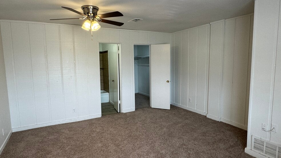 Building Photo - 8063 Meadow Rd