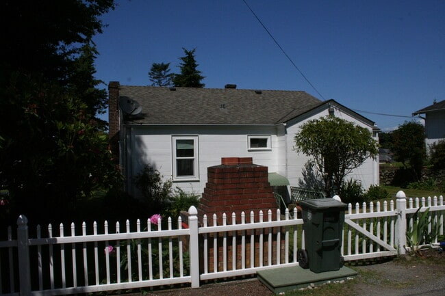 Building Photo - 1509 7th St