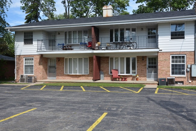 Building Photo - Fox Valley Apartments