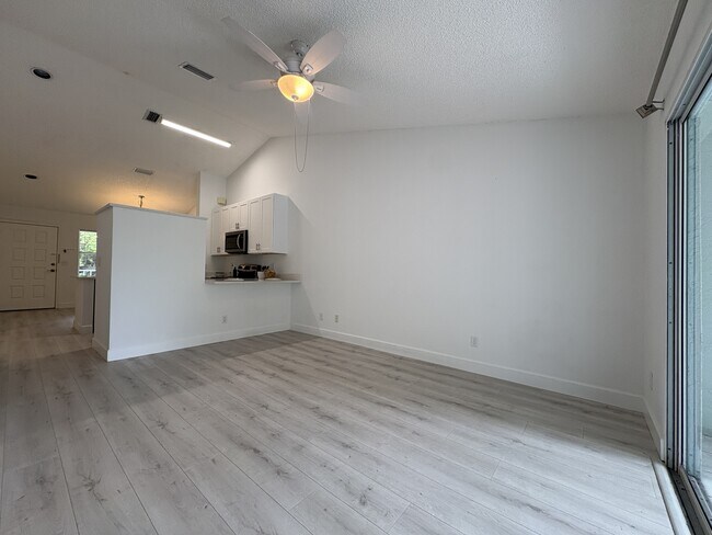 Building Photo - 133 Wading Bird Cir