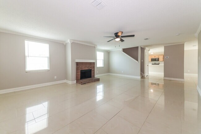 Building Photo - 1421 Nimitz Way