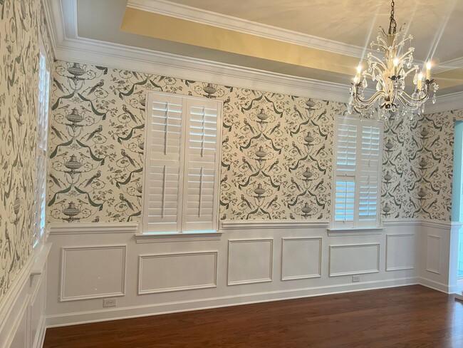 Building Photo - MARKET COMMON - 3 BEDROOM, 2.5 BATH HOME A...