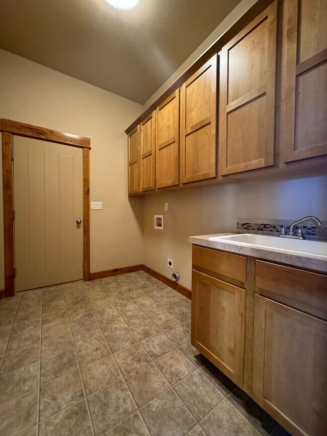 Building Photo - Wonderful Upgraded Home in Timnath Ranch