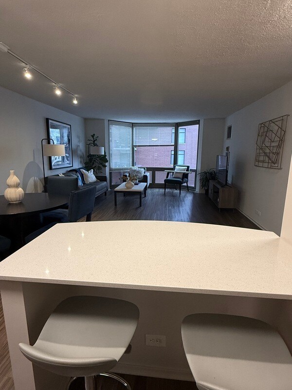 Building Photo - 1125 N Dearborn St