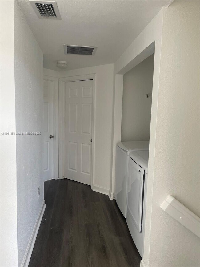 Building Photo - 24532 SW 110th Ave