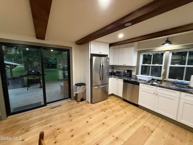 Building Photo - 2147 Rowley Rd