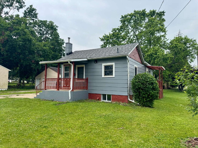 Building Photo - 1027 Bergen Ave