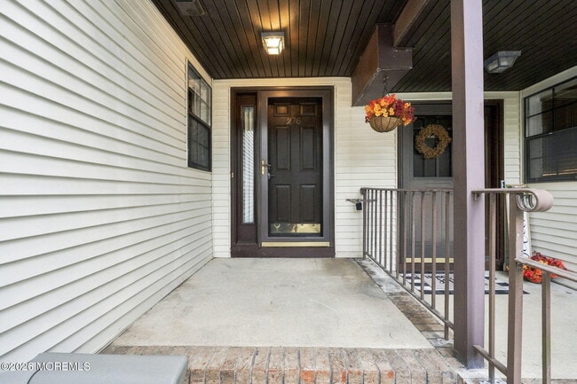 Building Photo - 276 Longwood Dr