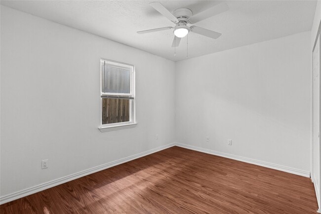 Building Photo - 918 Winnie St