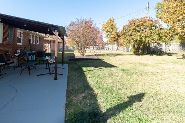 Building Photo - Beautiful 3-Bedroom, 3-Bathroom Home with ...