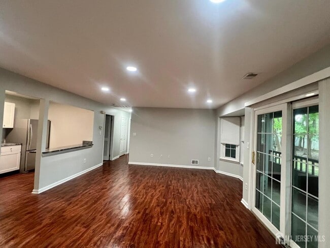 Building Photo - 507 Woodhaven Dr
