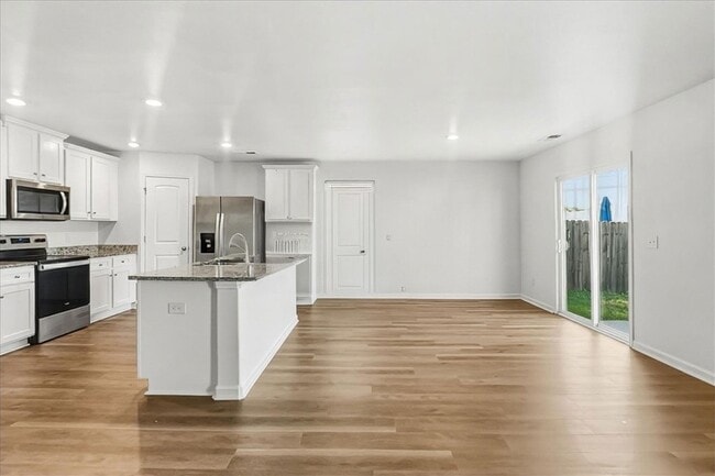 Building Photo - 6045 Mason Tucker Dr