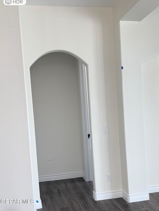 Building Photo - 229 Farnborough St