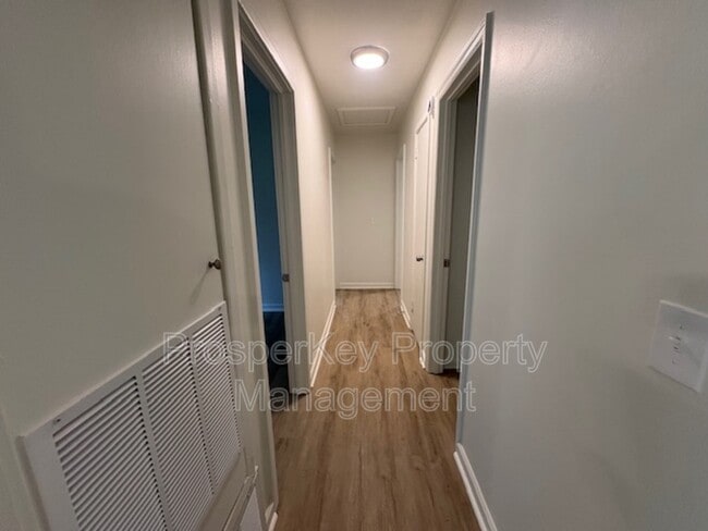 Building Photo - 861 Wright Dr