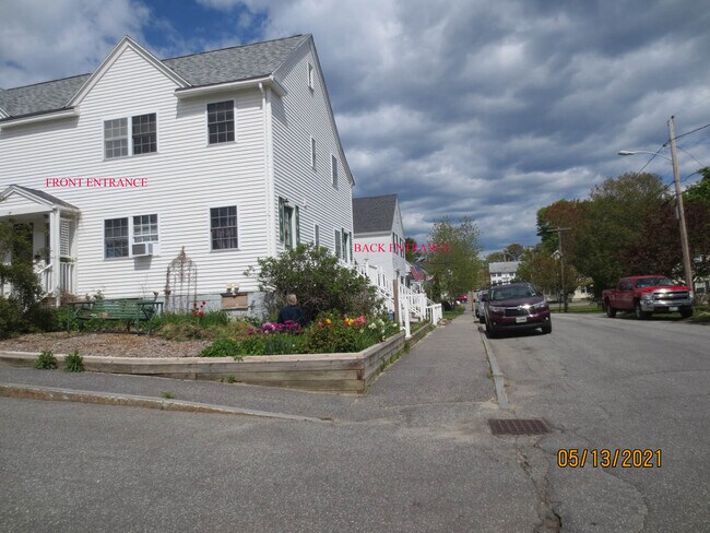 Building Photo - 1 Page St