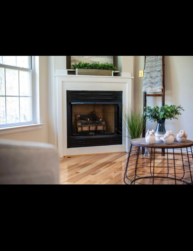 Building Photo - 224 Dove Ct