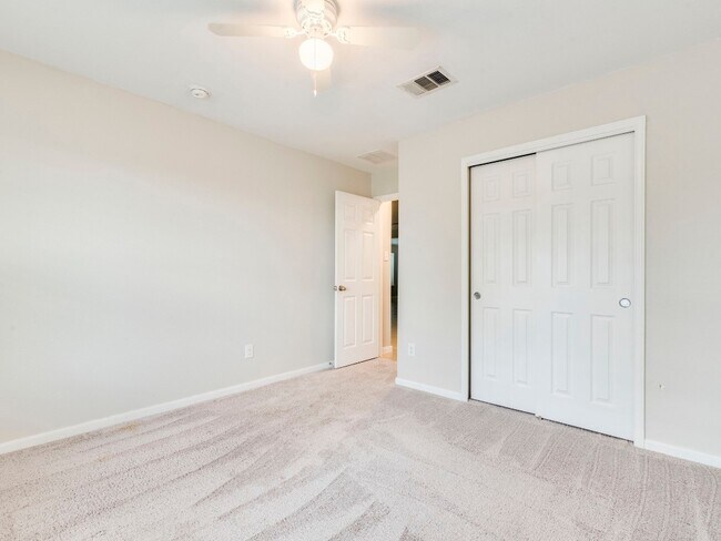 Building Photo - 141 Linden Ln