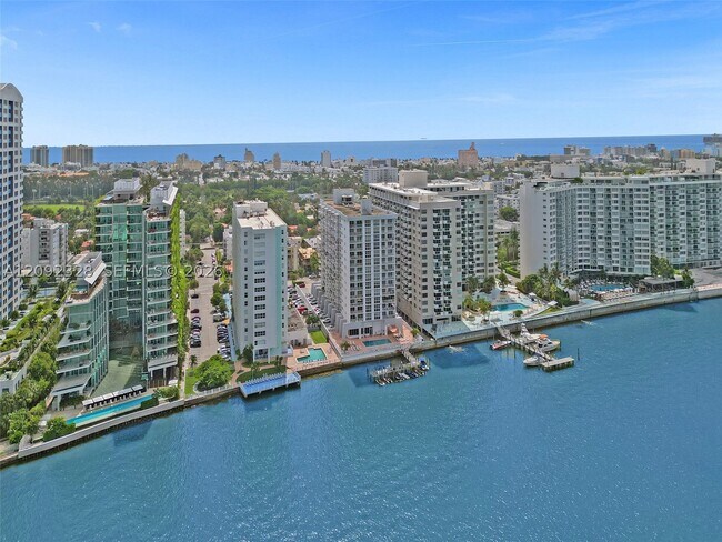 Building Photo - 1228 West Dr