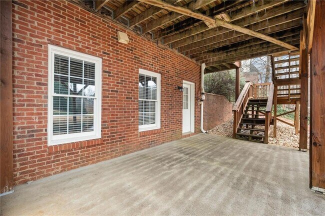 Building Photo - 870 Longstone Landing