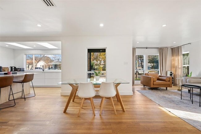 Building Photo - 1403 Palo Duro Rd