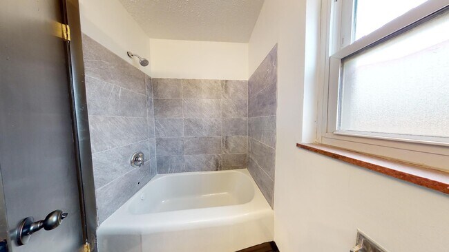Building Photo - Parma - Ridgewood Lofts - 2 Bedroom - 1 Bath