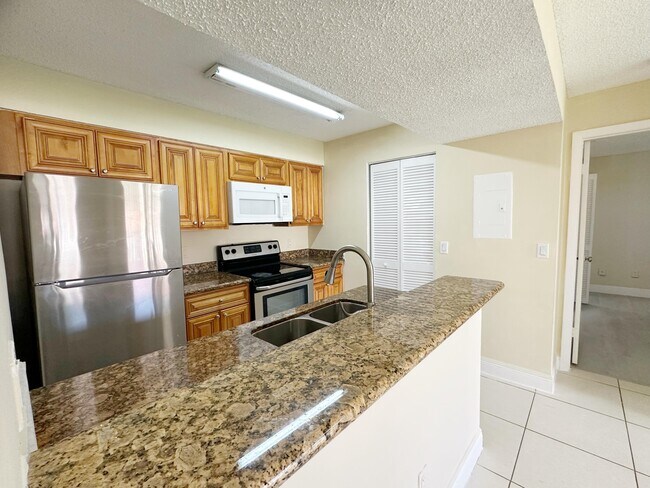 Building Photo - 1241 SW 46th Ave