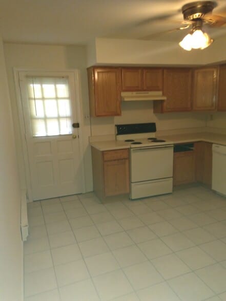 Kitchen - 325 Olive Ave