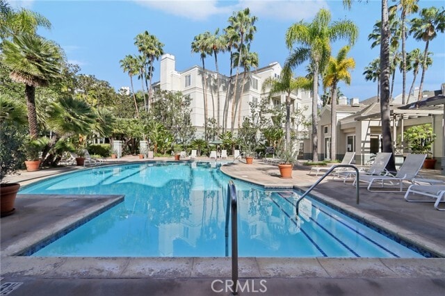 Building Photo - 2253 Martin