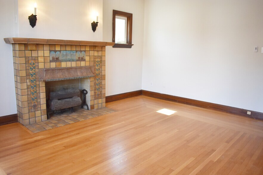 Living Room - 625 6th Ave