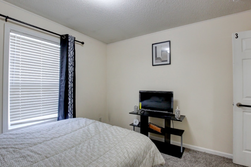 Building Photo - 3409 Summerfield Dr