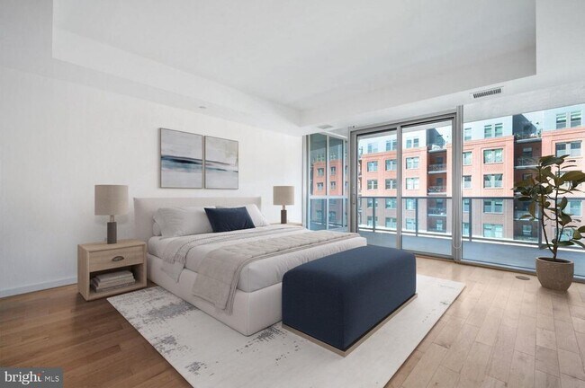 Building Photo - 1881 N Nash St