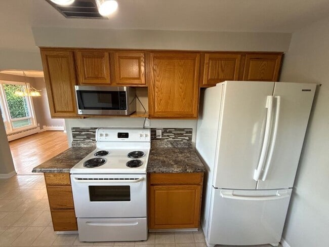 Building Photo - 1740 Glen Creek Rd NW