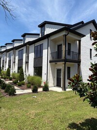 Building Photo - 340 Sophia Rain Dr
