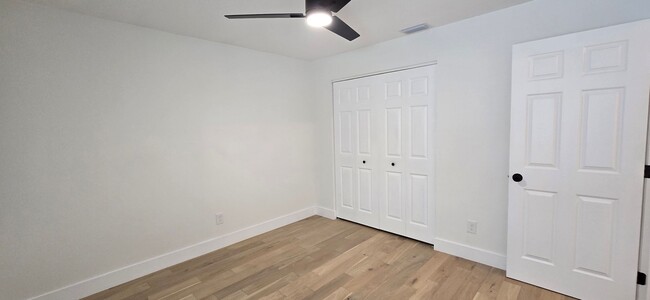 Building Photo - Completely remodeled 4 Bed 4 Bath home wit...