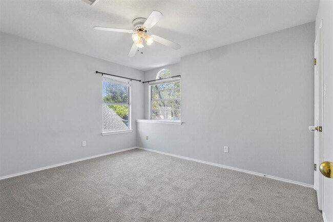 Building Photo - 13400 Bolivia Dr