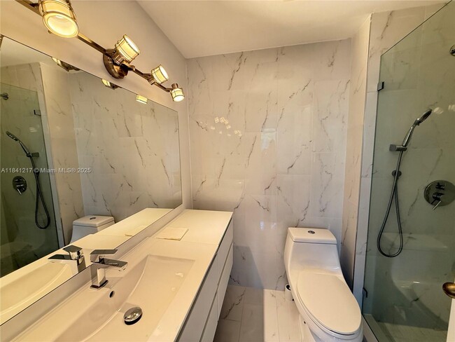 Building Photo - 16736 Hemingway Dr